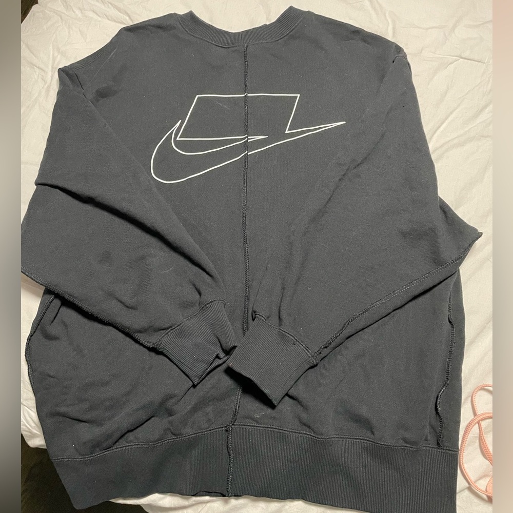 Nike crewneck with a zipper back